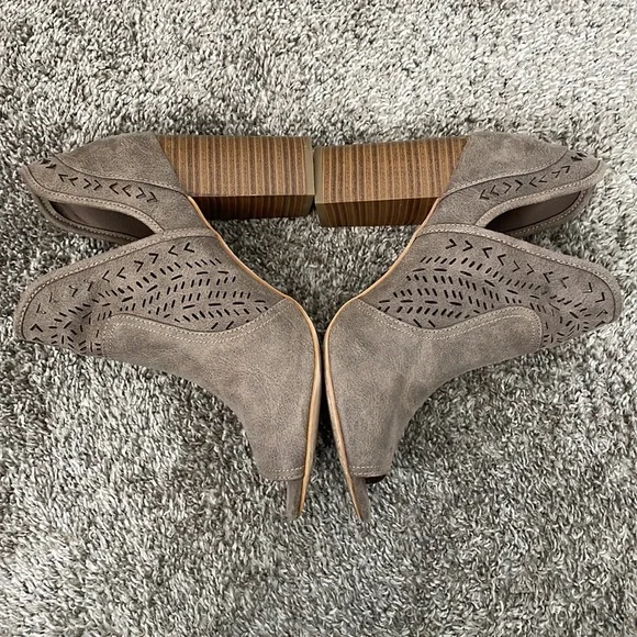 Fergalicious Open Toe Slip On Ankle Booties Taupe Faux Leather Size 9 - Picture 6 of 8